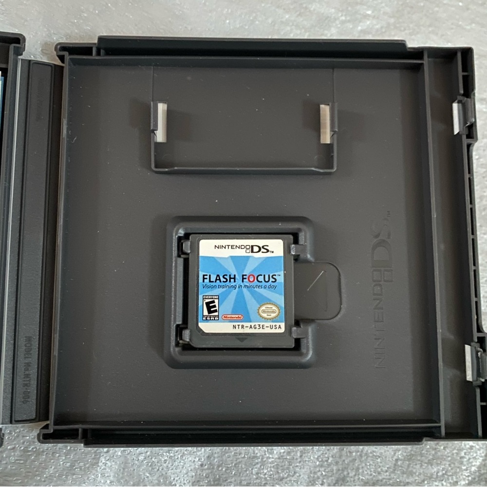Flash Focus - Nintendo - Used Excellent Condition - Picture 2 of 2